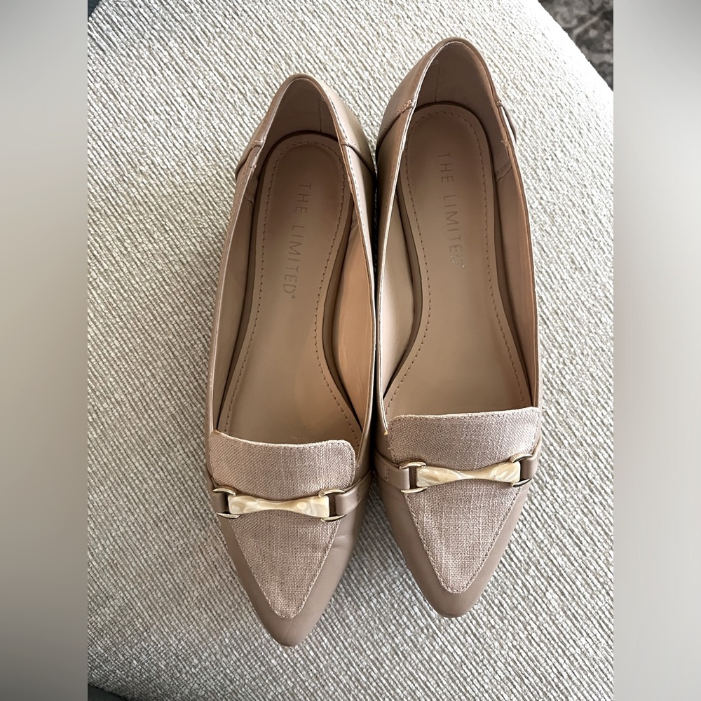 The Limited Women's Tan Loafers Size 6.5